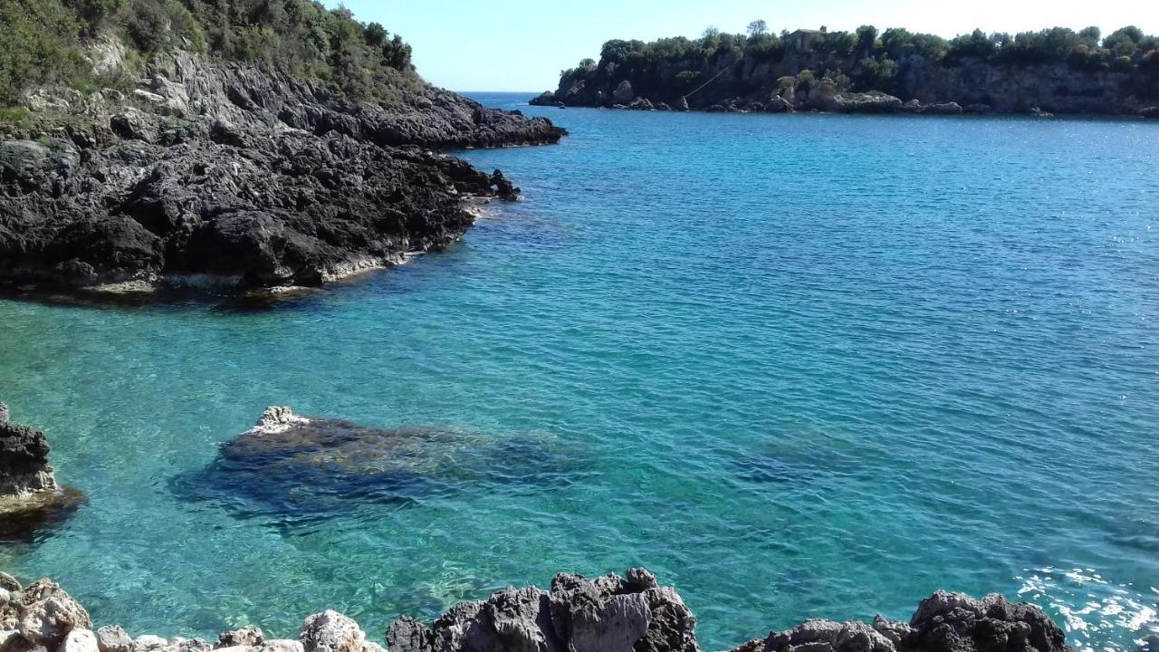 Iliolithos Rooms Kardhamili Esterno foto