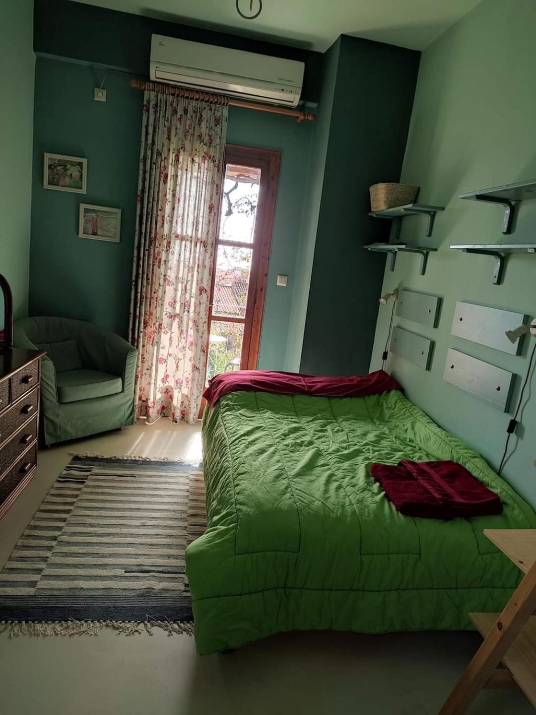 Iliolithos Rooms Kardhamili Esterno foto