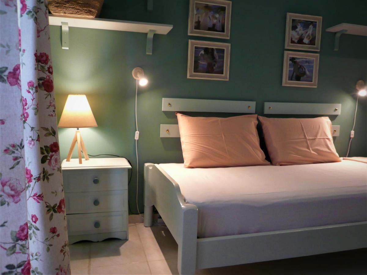 Iliolithos Rooms Kardhamili Esterno foto